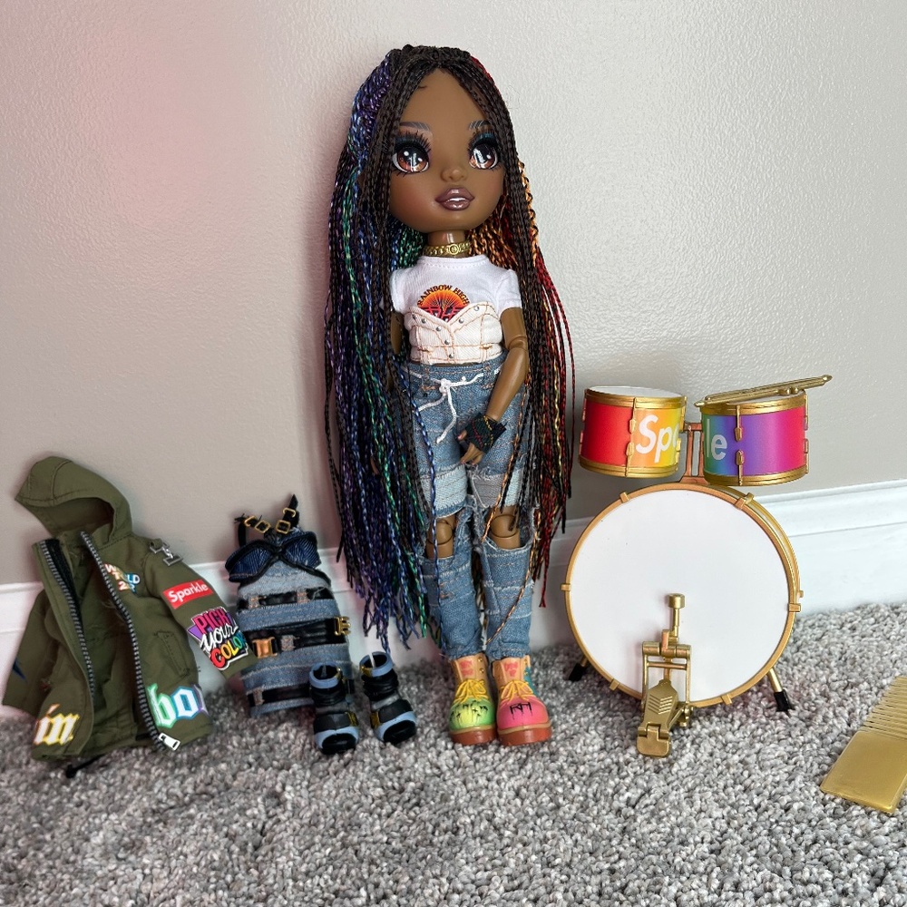 Rainbow High-Rockstar Vanessa